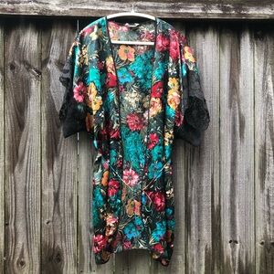 Vintage Val Mode Lingerie Floral Satin Robe Lace Trim Multicolor Oil Painting
